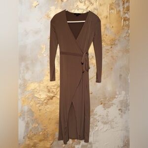 ❤️🎀 NWOT Forever 21 Brown Long Sleeve Wrap Dress